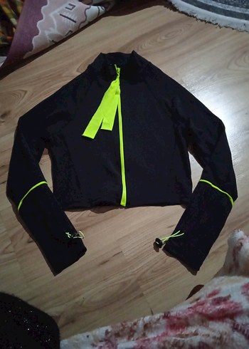 Siyah Yüksek Yakalı Fermuarlı Eşofman Üstü - Görsel 3