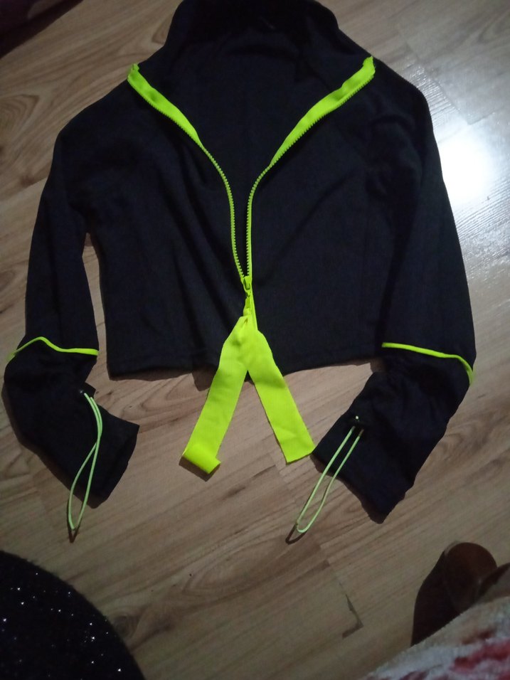 Siyah Yüksek Yakalı Fermuarlı Eşofman Üstü - Görsel 5