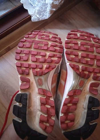 38 Beden Nike Kırmızı Bağcıklı Spor Ayakkabı