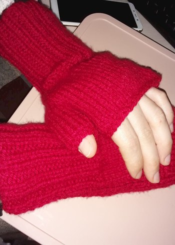 Kırmızı Örgü Parmaksız Kadın Eldiveni - Görsel 2