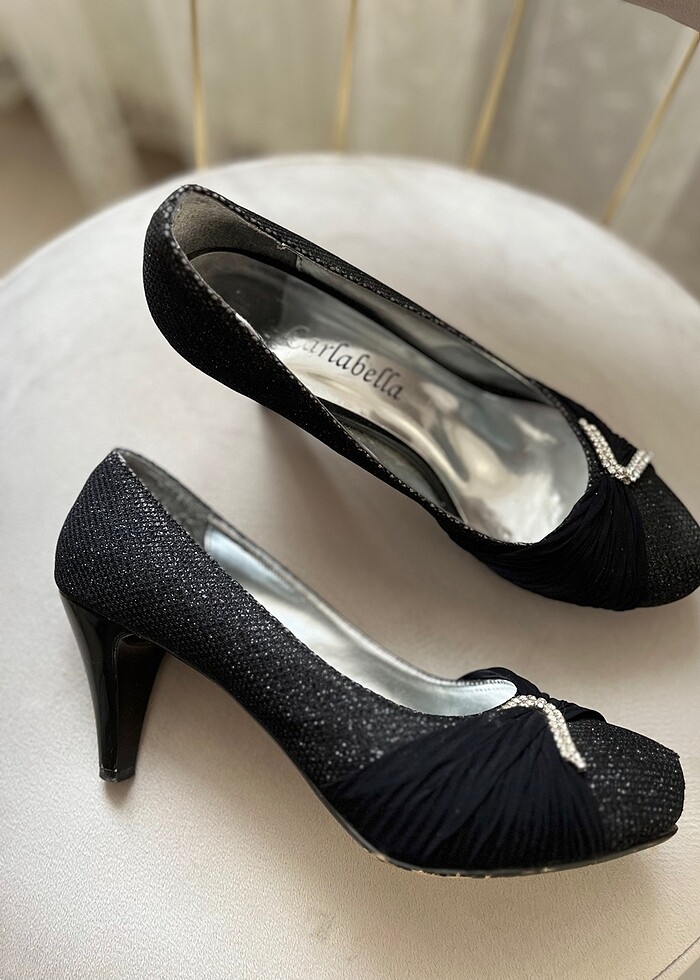 Parlak siyah ayakkabı - Görsel 2