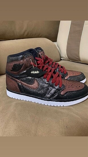 AIR JORDAN 1 FEARLESS