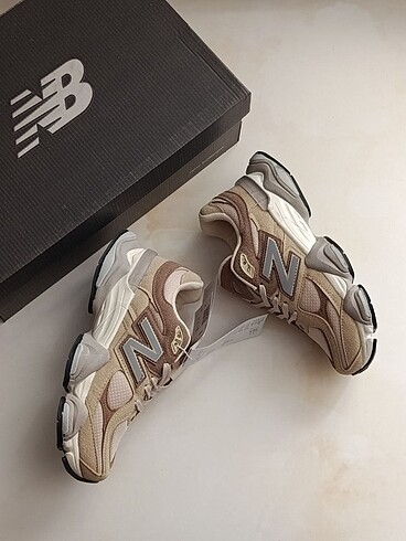 NEW BALANCE 9060