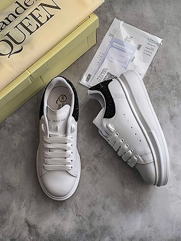 Alexander McQueen ALEXANDER MCQUEEN SİYAH TAŞLI