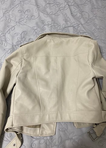 Stradivarius Bej Deri Kemerli Kadın Ceket