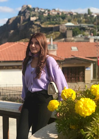 Siyah dar paça jean