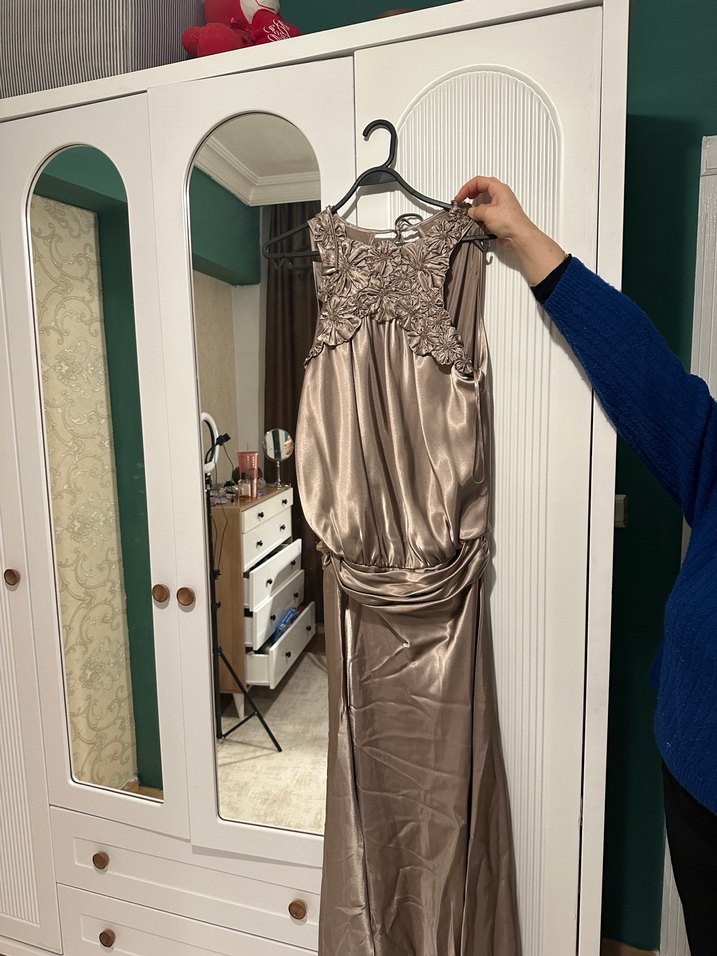 Nakışlı, V Yakalı, Uzun Hamile Abiyesi ILMIO - Görsel 3