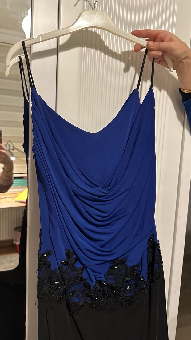 Kadın Mavi Siyah Uzun Drapeli Straplez Elbise - Görsel 4