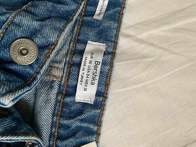 36 Beden bershka mom jean