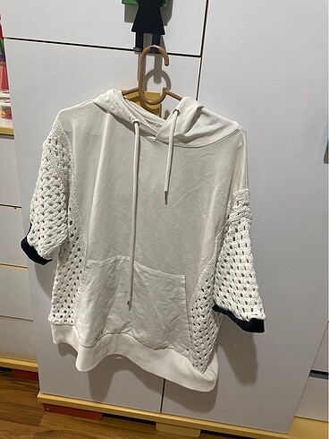 s Beden detayli hoodie