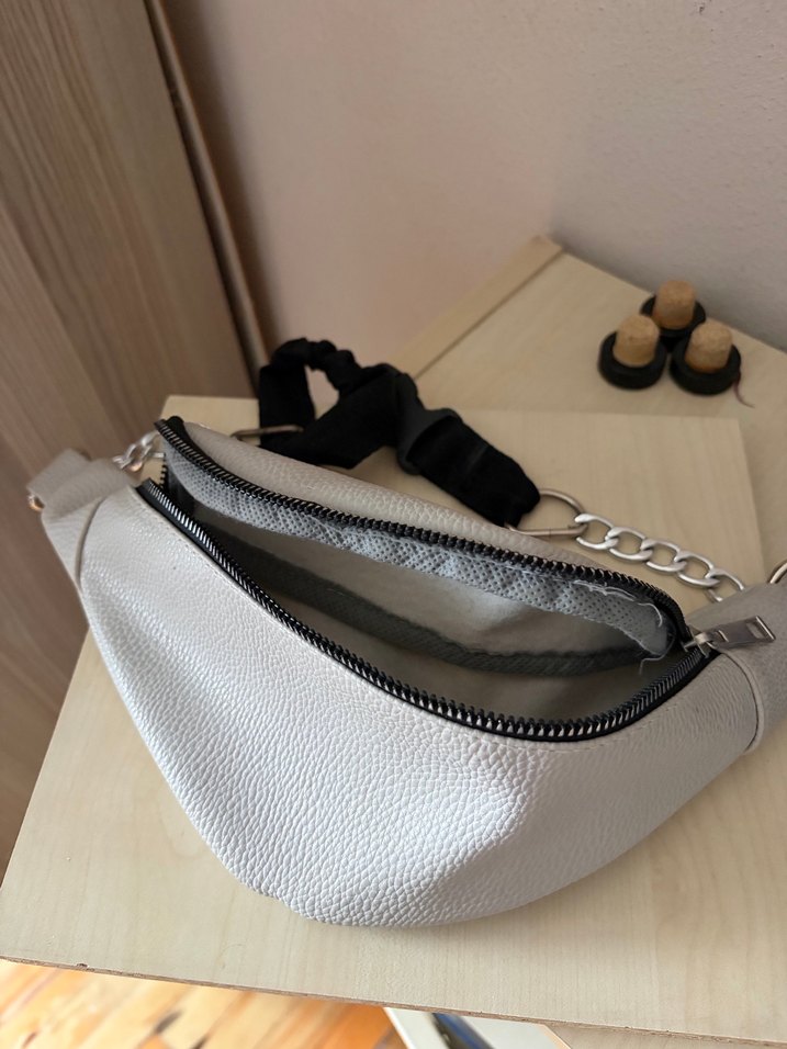 Beyaz Deri Kemerli Kadın Çapraz Çanta - Görsel 2