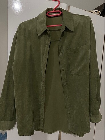 Stradivarius Stradivarius haki rengi kadife oversize gömlek