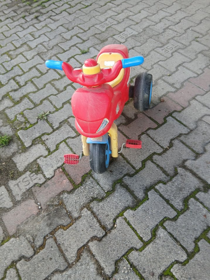 Renkli Kırmızı Üç Tekerlekli Bisiklet - Görsel 3