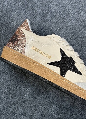 Golden Goose Deluxe BallStar 
