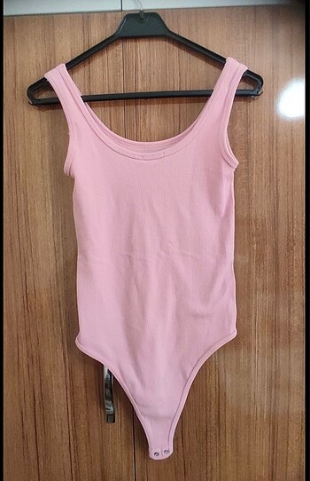 Stradivarius kalın askılı body