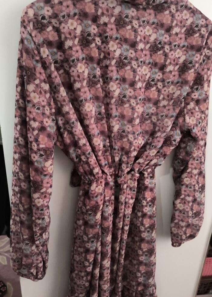 Pembe çiçekli elbise - Görsel 2