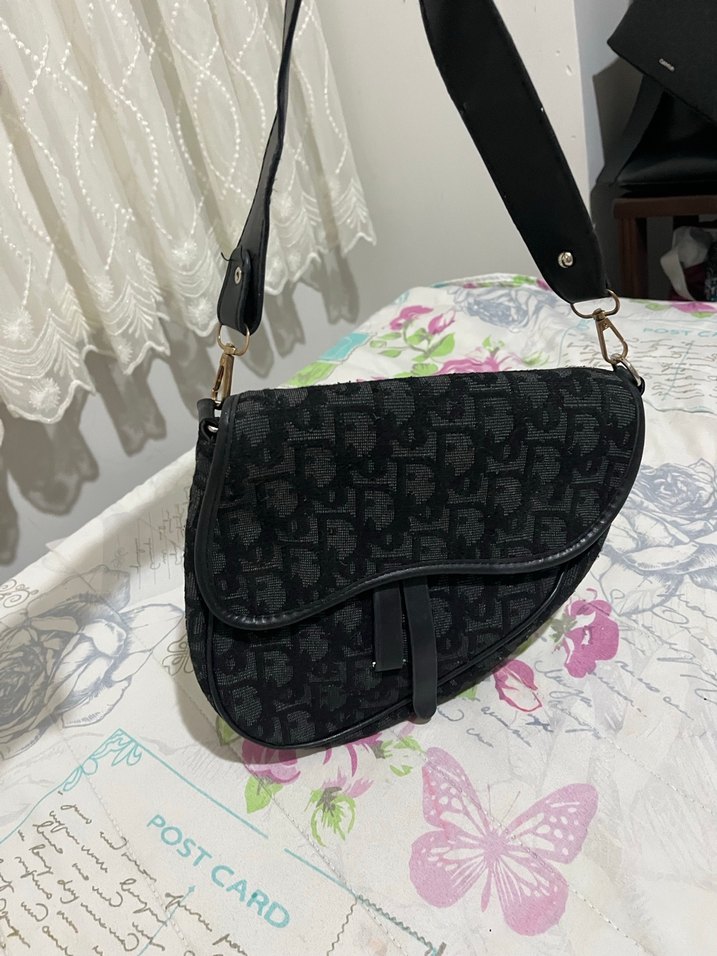 Kilitli Siyah Baskılı Kadın Omuz Çantası - Görsel 2