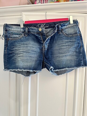 Mavi jeans düşük bel mini şort