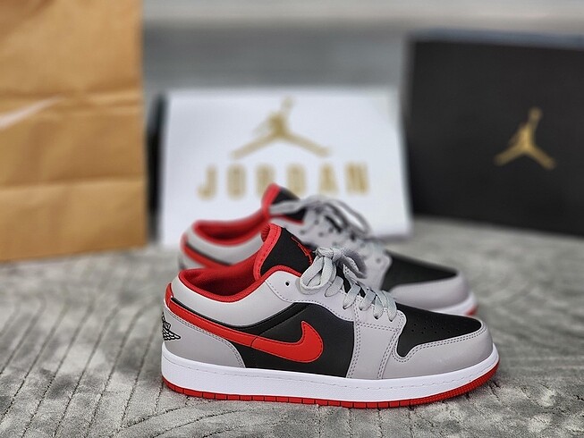NİKE JORDAN