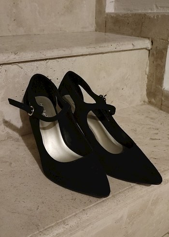 Siyah süet Tokalı Stiletto Topuklu Kadın Ayakkabı - Görsel 2