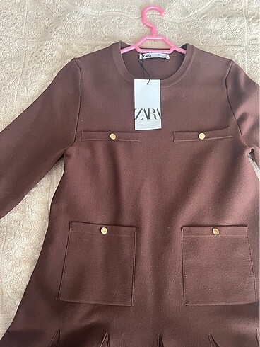 Zara ZARA ETİKETİ ÜZERİNDE PİLİLİ ETEKLİ KAHVERENGİ ELBİSE