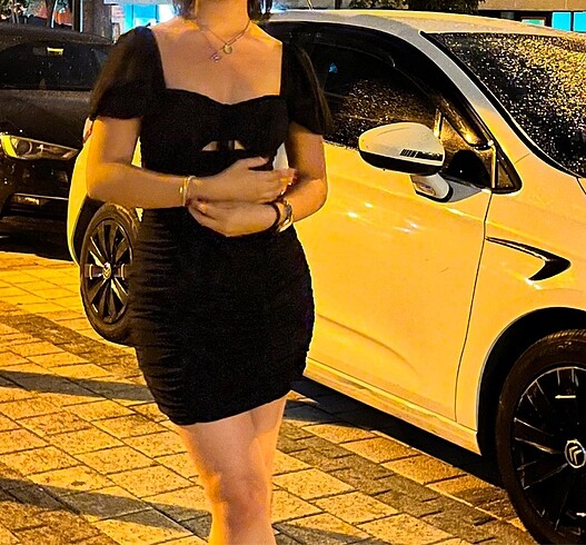Diğer tüllü göğüs dekolteli kısa elbise