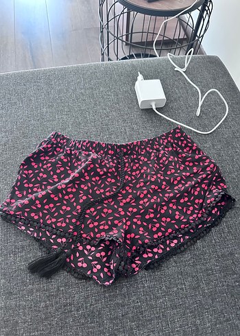 Kadın Pembe Dantel Detaylı Mini Şort