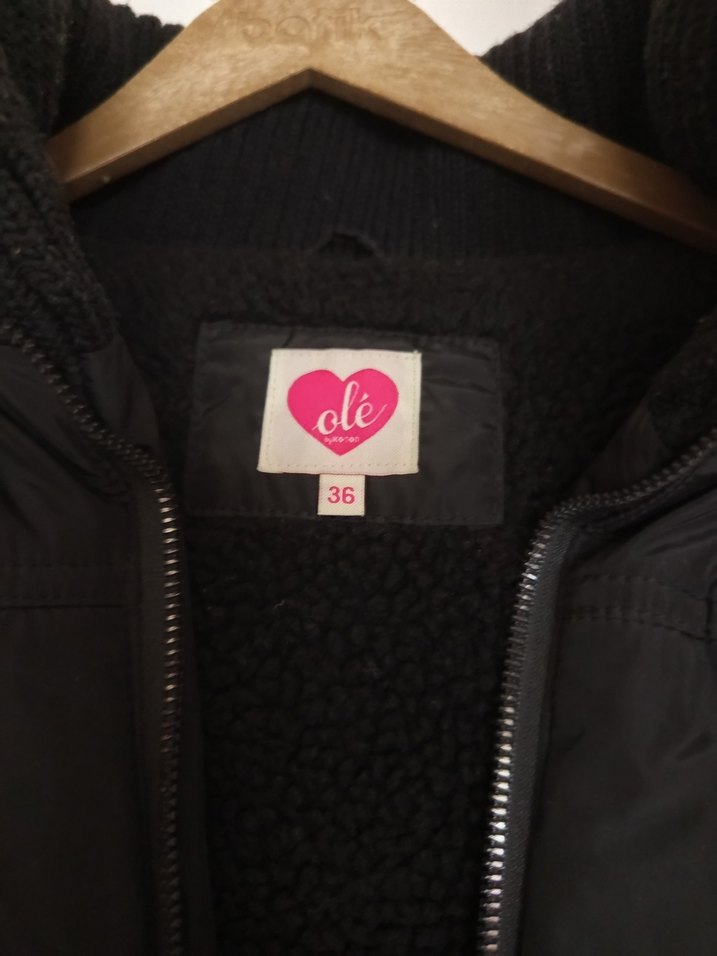 Siyah Fermuarlı Kadın Ceket - Görsel 3