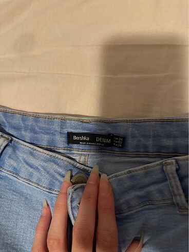 Bershka buz mavi şort