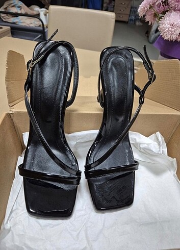 39 Beden Trendyol Shoes Siyah Rugan Bantlı Kadın