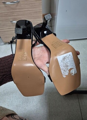39 Beden siyah Renk Trendyol Shoes Siyah Rugan Bantlı Kadın