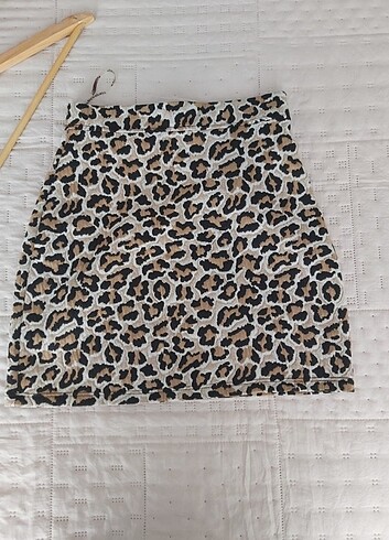 Leopar desenli mini etek - Görsel 2
