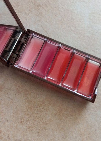 Dudak parlatıcı - Görsel 4