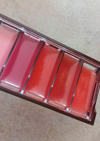 Dudak parlatıcı - Görsel 3