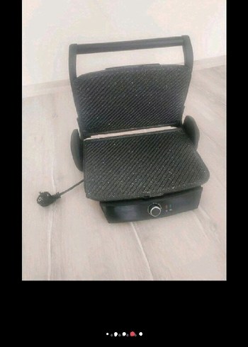 Beden Renk VESTEL T700 RETRO TOST MAKİNESİ
