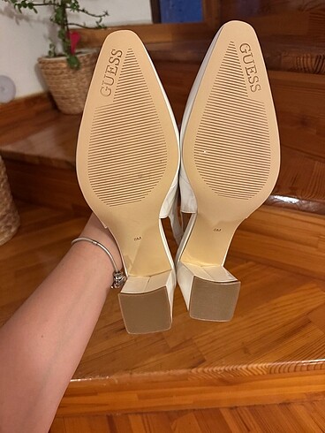 38 Beden ten rengi Renk Guess ayakkabı 38