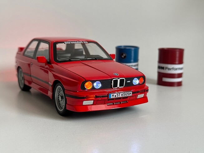 Beden BMW E30 M3 1/24 Diecast model araba