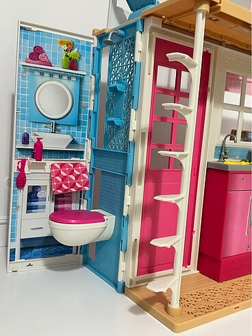  Beden Barbie Evi Açılır Kapanır