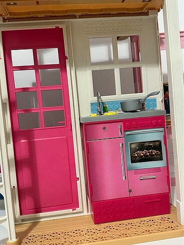  Beden Renk Barbie Evi Açılır Kapanır