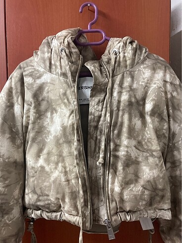 xs Beden Bershka Şişme Mont