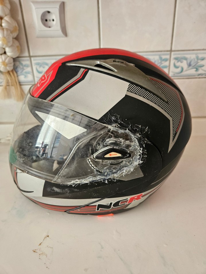 Kırmızı Gri Desenli NCR Motosiklet Kaskı 2024 model - Görsel 3
