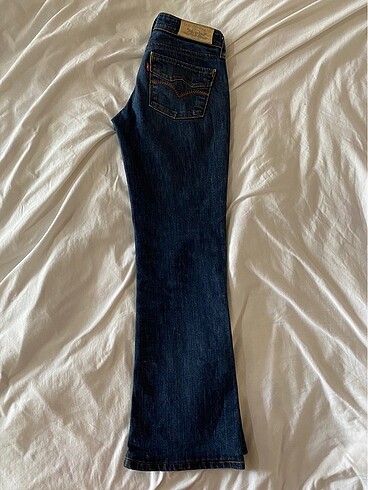 levis ispanyol paça düşük bel jean