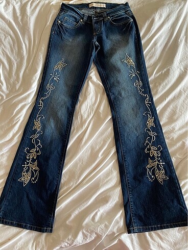American Vintage vintage y2k taş işlemeli ispanyol paça düşük bel jean