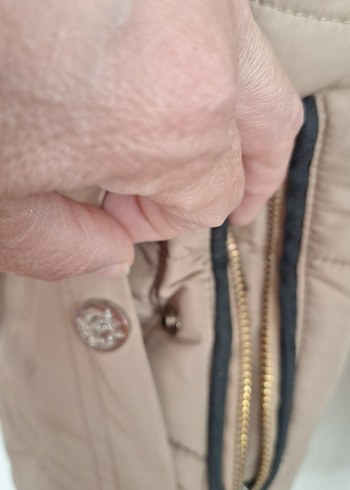 Düğmeli Bej Kadın Kışlık Mont - Görsel 2