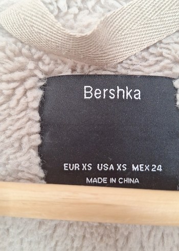 Kürklü Kapüşonlu siyah Kadın Kışlık Ceket - Görsel 6