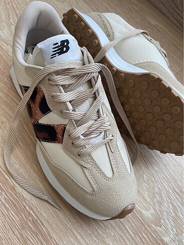 New Balance Leopar