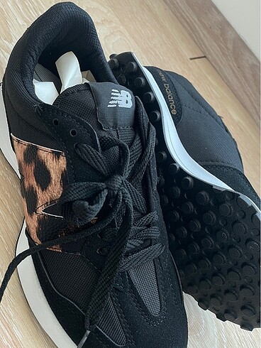 36 Beden New Balance Leopar