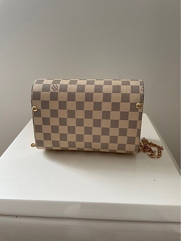  Beden Louise Vuitton Çanta