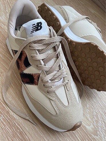 New Balance 37 Numara