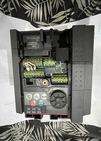 Mitsubishi FR-D720S-07SC-EC Monafaze 1.5kw motor sürücü inverter
